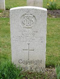 Reichswald Forest War Cemetery - Wood, Frank